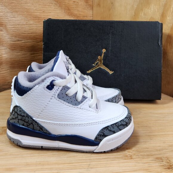 Jordan 3 Retro Boys Sneakers - Picture 1 of 10